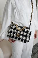 Sac bandoulière Chanel 19 tweed - Photo 3