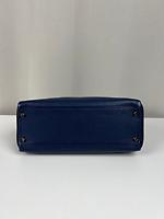 Sac Hermès Kelly 32 en cuir Togo bleu de Prusse retourné - Photo 9