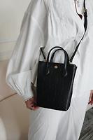 Sac cabas vertical Gucci en cuir noir - Photo 2