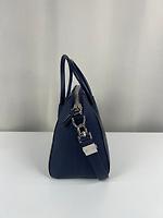 Sac à main Givenchy Antigona cuir bleu nuit - Photo 6
