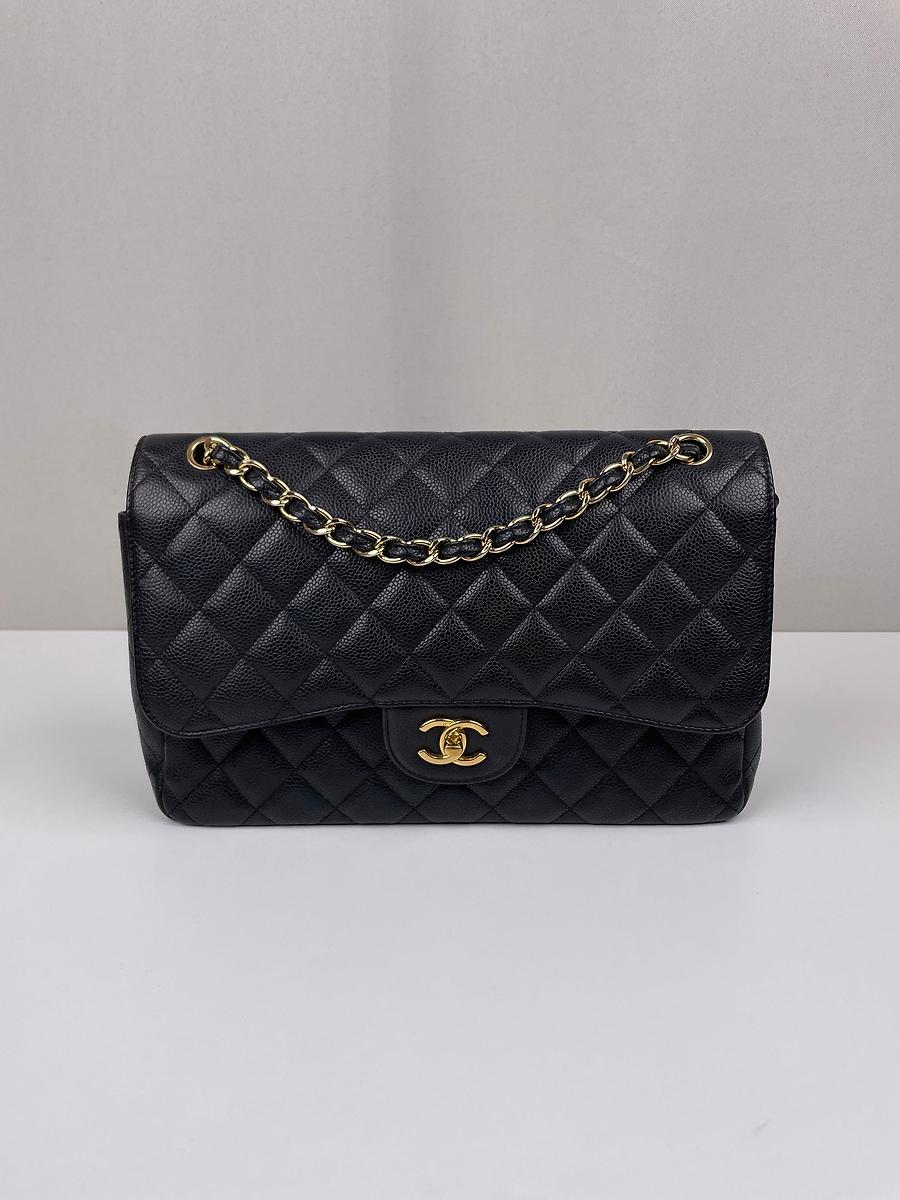 Chanel timeless Jumbo cuir grainé caviar noir