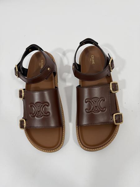 Nus pieds 