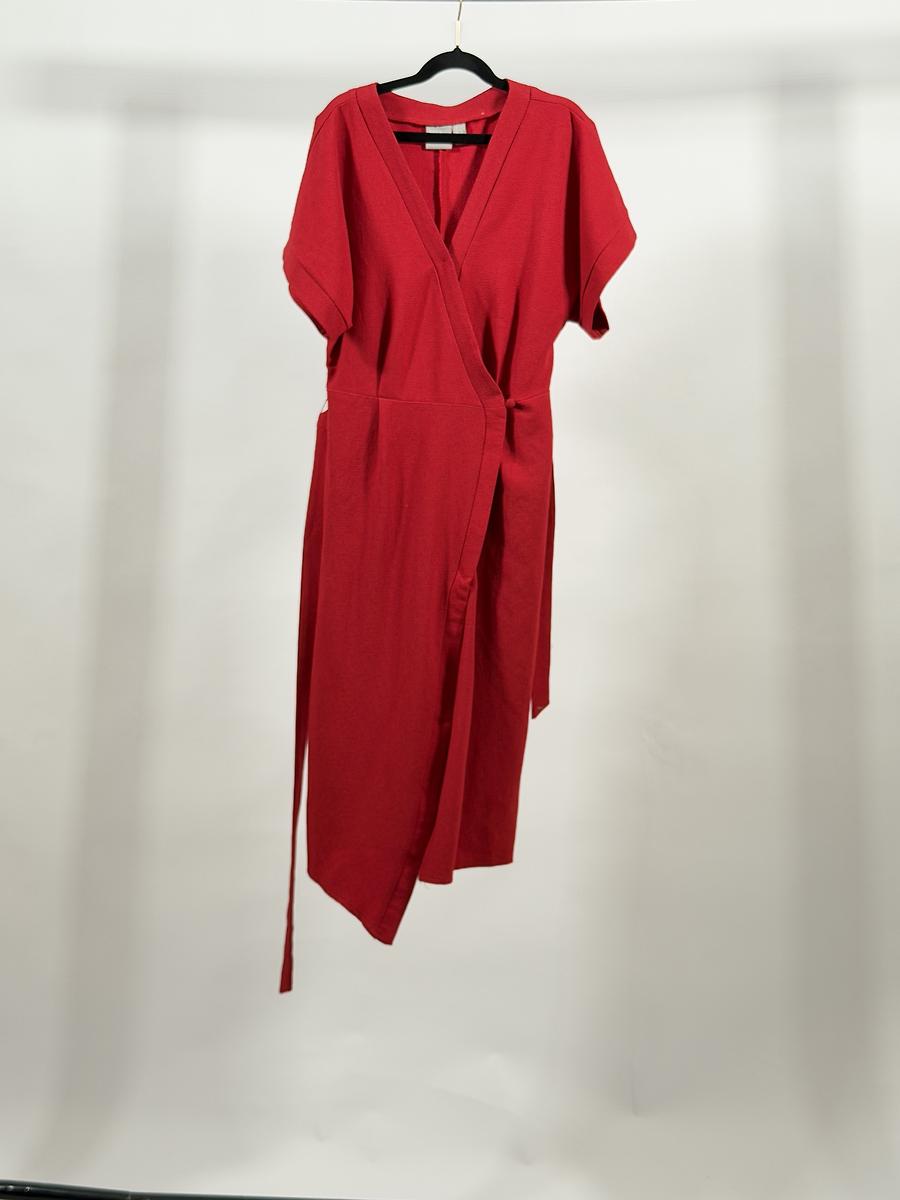 Robe cache cœur rouge