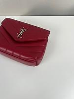 Sac bandoulière Saint Laurent Loulou Toy rouge en cuir - Photo 9
