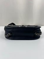 Sac hobo Chanel en cuir noir - Photo 5