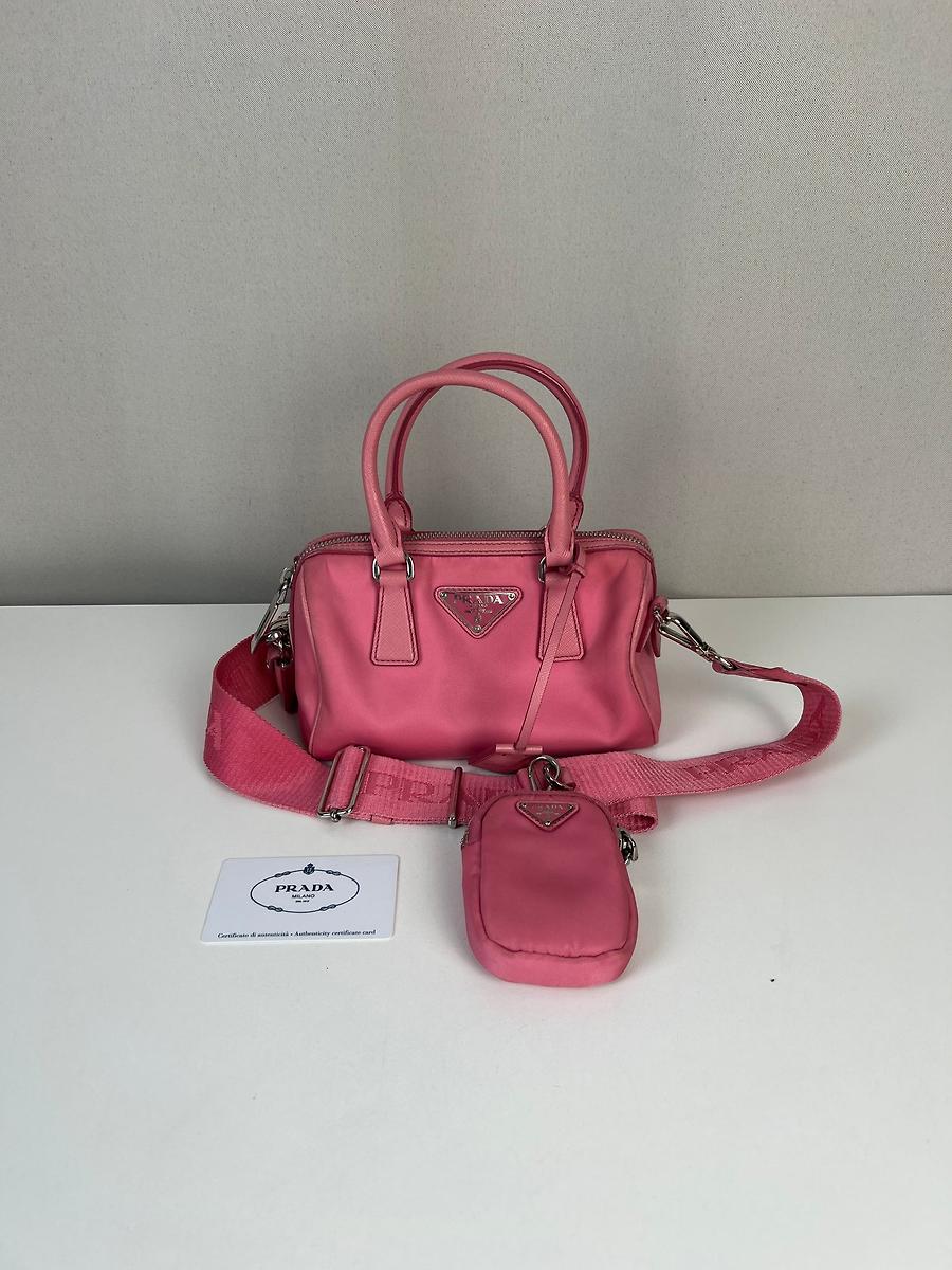 Sac Boston rose Prada Nylon Begonia réédition 2005