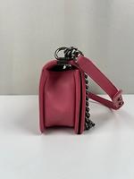 Sac Chanel Boy taille moyen cuir rose chevrons - Photo 7