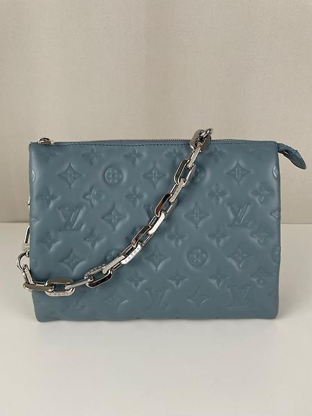 Sac Coussin en cuir bleu Louis Vuitton