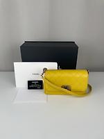 Sac Chanel bandoulière cuir jaune finitions dorées - Photo 5