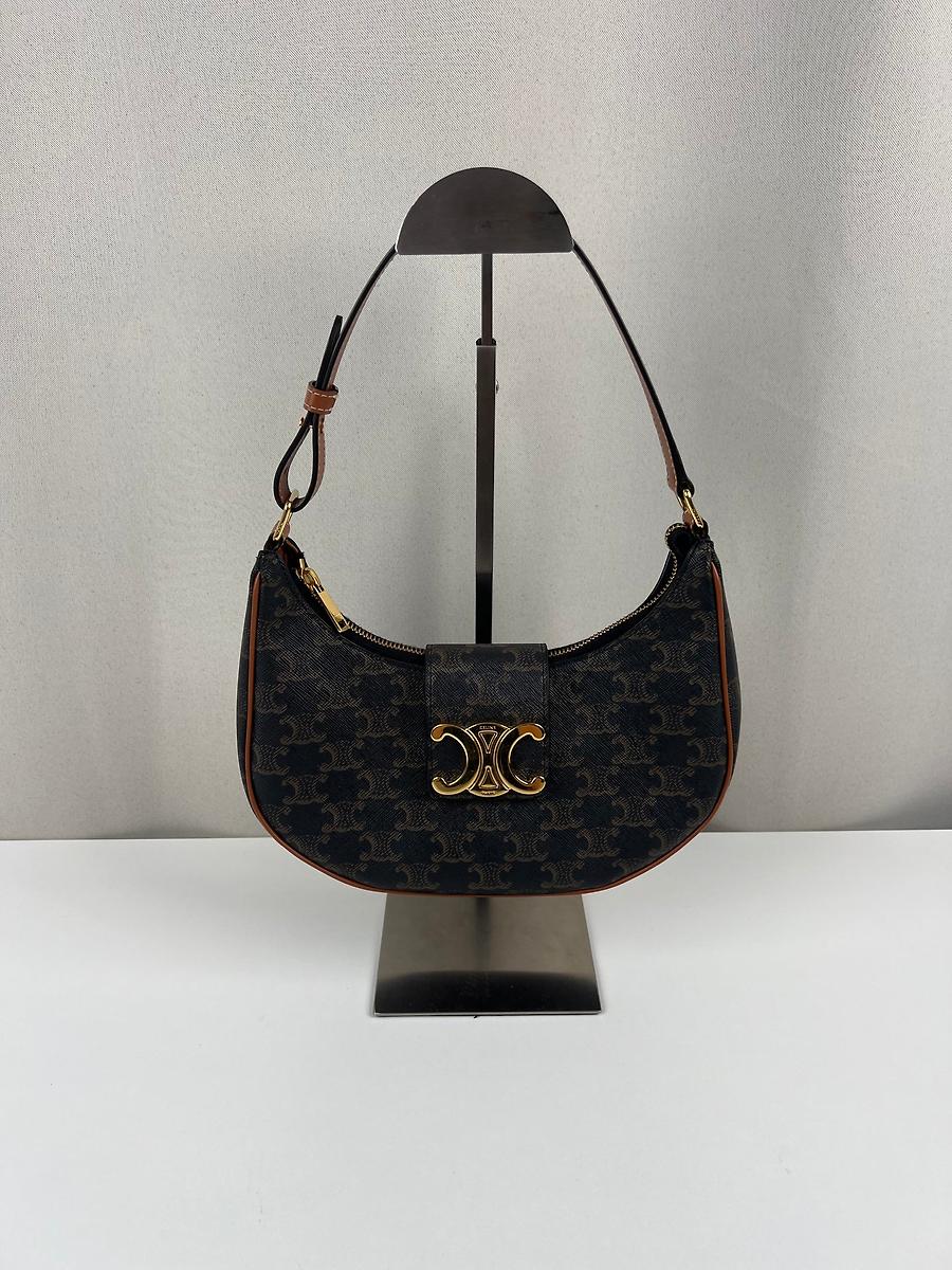 Sac Céline Ava Toile Triomphe porté épaule