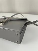 Sac bandoulière gris Cassandra de Saint Laurent - Photo 7