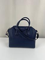 Sac à main Givenchy Antigona cuir bleu nuit - Photo 4