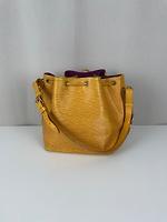 Sac seau Louis Vuitton Noé PM cuir épi jaune - Photo 5