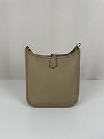 Sac Hermès Mini Evelyne TPM 16 en cuir beige marfa - Photo 5