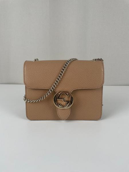 Sac Gucci Interlocking beige avec bijouterie dorée