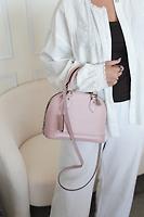 Sac Alma BB en cuir Épi rose clair - Photo 2