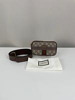 Sac ceinture Gucci en toile GG - Photo 2
