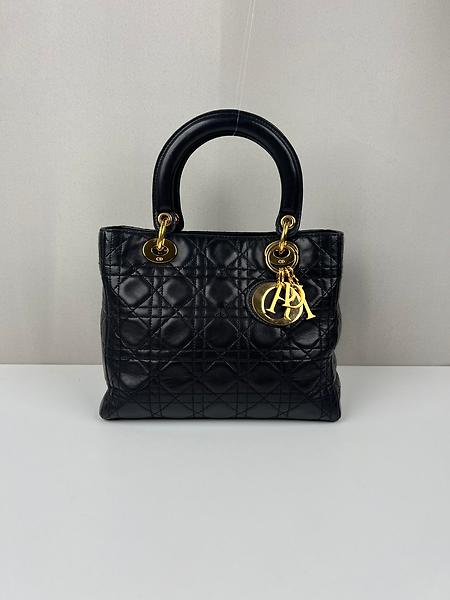 Sac à main Lady Dior medium cuir noir vintage