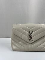 Saint Laurent petit Loulou en cuir beige - Photo 5