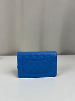 Sac bandoulière Chanel WOC en cuir caviar bleu - Photo 4