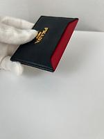 Porte-cartes Prada en cuir noir et rouge - Photo 6
