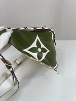 Louis Vuitton Bumbag Giant édition limitée kaki - Photo 8