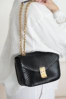 Sac bandoulière Céline C moyen Python Noir - Photo 2