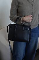 Saint Laurent Sac de Jour Nano cuir noir - Photo 2