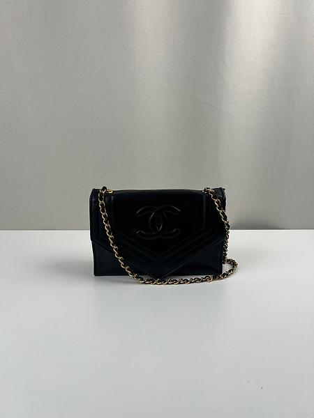 Chanel WOC en cuir noir vintage