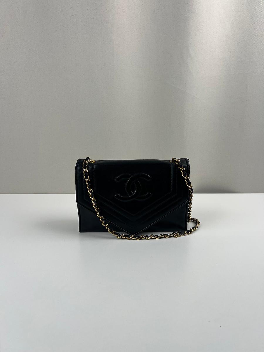 Chanel WOC en cuir noir vintage