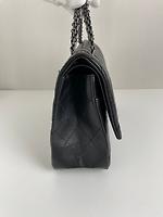 Sac à main Chanel 2.55 Jumbo en cuir noir - Photo 7