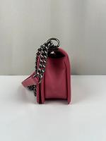 Sac Chanel Boy taille moyen cuir rose chevrons - Photo 8