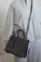 Sac de jour baby Saint Laurent gris - Photo 3
