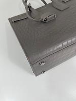 Sac de Jour small en cuir embossé gris Saint Laurent - Photo 9
