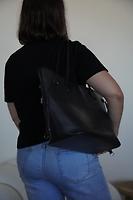 Sac cabas Louis Vuitton Neverfull MM cuir épi noir de2018 - Photo 2