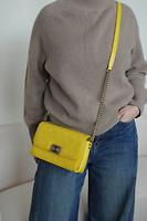 Sac Chanel bandoulière cuir jaune finitions dorées - Photo 4