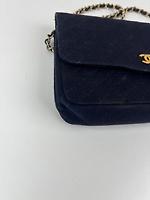 Sac épaule Chanel en tissu vintage bleu nuit - Photo 8