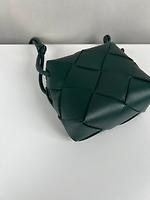 Petit sac bandoulière Bottega Veneta Cassette Pouch en cuir vert foncé - Photo 8