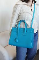 Saint Laurent Sac de Jour small en cuir bleu turquoise - Photo 4