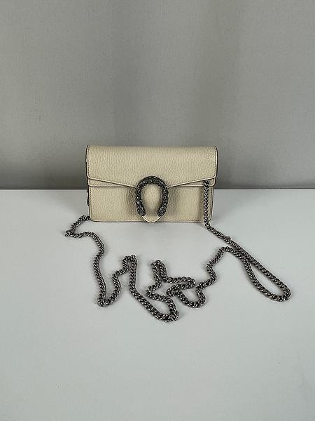 Sac bandoulière Gucci mini Dionysus en cuir crème