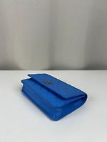 Sac bandoulière Chanel WOC en cuir caviar bleu - Photo 9