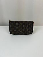 Sac pochette accessoire monogram Louis Vuitton - Photo 4
