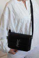 Sac bandoulière Saint Laurent Solferino cuir noir - Photo 2