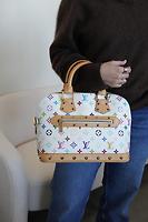 Louis Vuitton Alma PM monogram édition Murakami - Photo 2