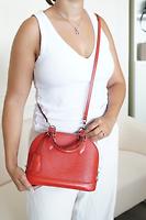 Sac Louis Vuitton Alma BB cuir épi rouge - Photo 3
