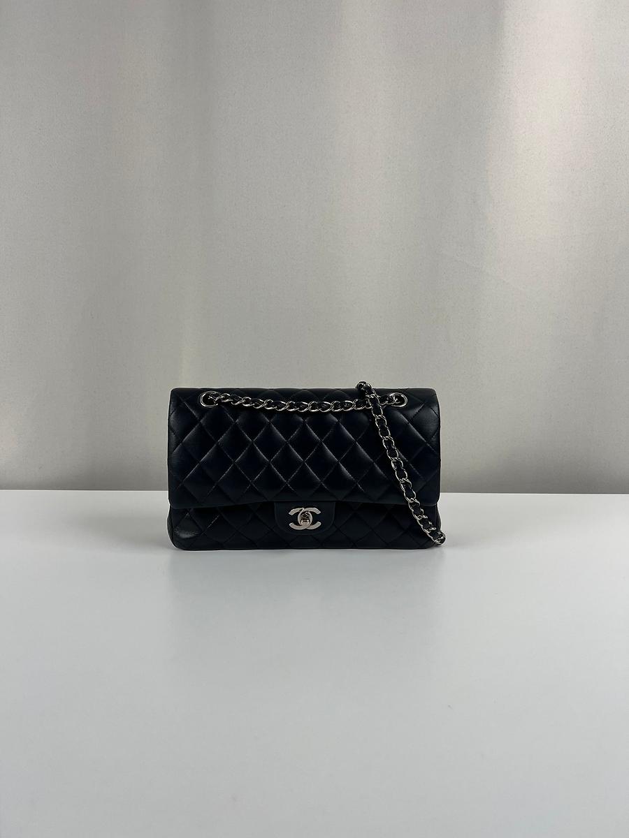Sac bandoulière Chanel Timeless 25 medium en cuir noir