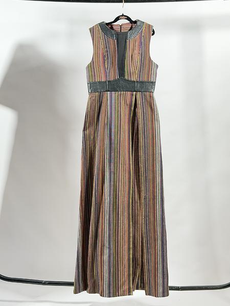 Tunique en pagne tissé et cuir
