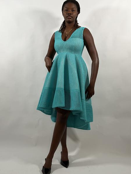 Robe perforée bleue