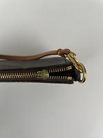 Sac Louis Vuitton Pochette Accessoire monogram - Photo 8