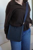 Sac bandoulière Hermès Evelyne 23 en cuir Gris Misty - Photo 2